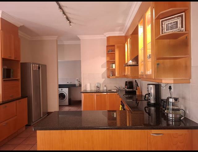 4 BEDROOM CLUSTER TO LET IN BRYANSTON